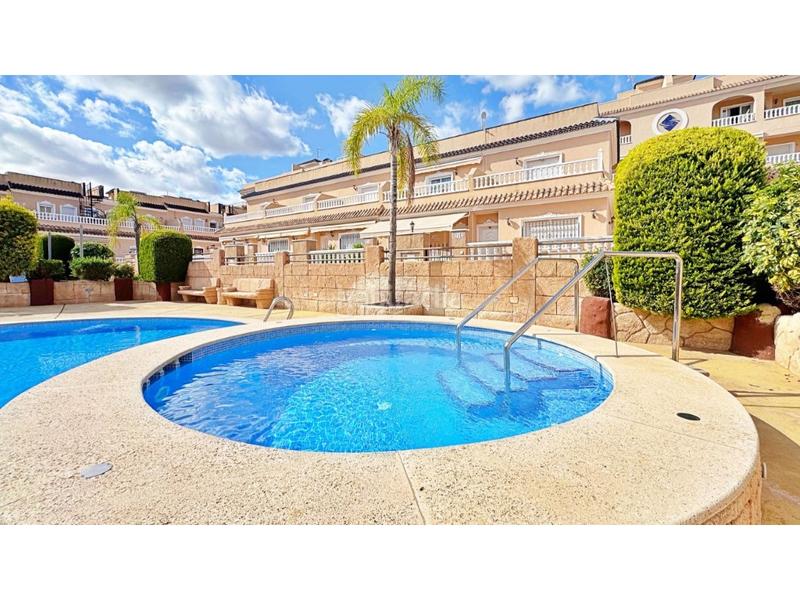 Foto e0c5dec3-4058-4a42-b0b5-830c839153ce. Casa a schiera con parcheggio in Villamartín-Las Filipinas Orihuela