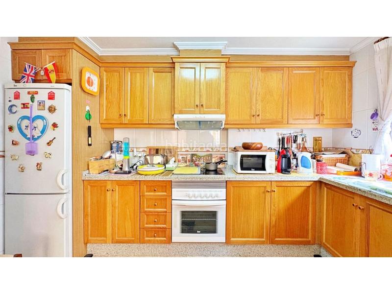 Foto fbdc0f34-6bbb-4a22-8dbe-fcfcbc6dfd06. Casa a schiera con parcheggio in Villamartín-Las Filipinas Orihuela