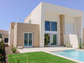 Casa a Algorfa. Villas adosadas de nueva construcción con piscina privada en la