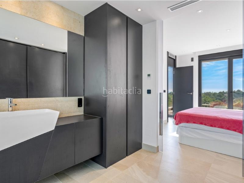 Foto 52494653-faaf-47b7-9bdb-23fb16ee0068. Casa amb aparcament piscina a Villamartín-Las Filipinas Orihuela