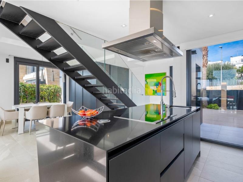 Foto de54a0e7-fbf5-4f65-816e-41573814e165. Casa amb aparcament piscina a Villamartín-Las Filipinas Orihuela