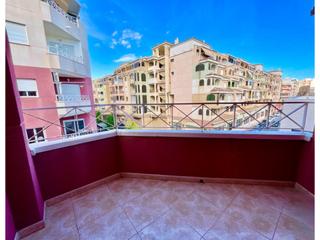 Apartament  Calle san policarpo. Apartamento esquinero de 2 dormitorios y terraza privada en torr