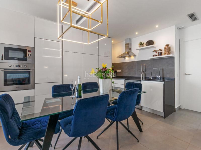 Foto 2b7b54e8-b441-4a52-b5dd-bdf07d631791. Casa con riscaldamento parcheggio piscina in Los Almendros Orihuela