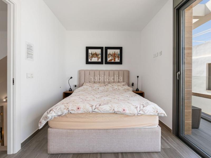 Foto 2d431c6f-5ffc-481a-adec-4646498da1d1. Casa con riscaldamento parcheggio piscina in Los Almendros Orihuela