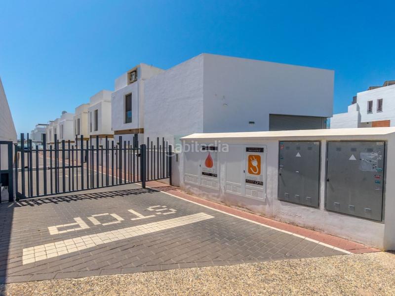 Foto 5b9b08d5-e861-4011-a5ef-3f66aacb6f7a. Casa con riscaldamento parcheggio piscina in Los Almendros Orihuela