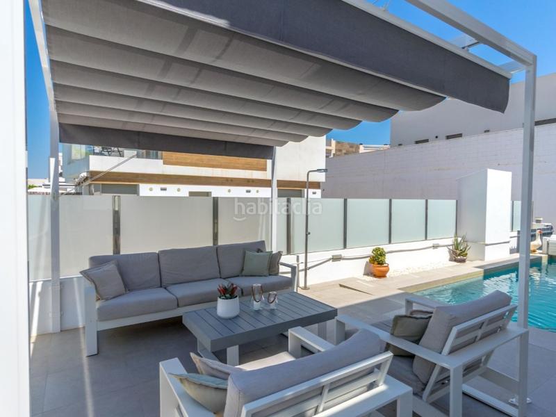 Foto d4a079ee-5e44-4cdd-8741-d8825996462b. Casa con riscaldamento parcheggio piscina in Los Almendros Orihuela