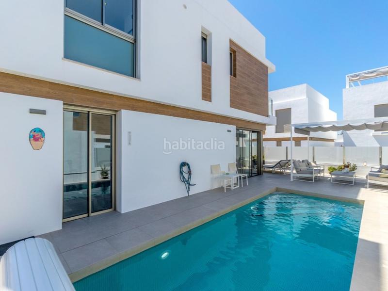 Foto f71f1d04-9ebf-4ea9-81a3-6cc693af8a22. Casa con riscaldamento parcheggio piscina in Los Almendros Orihuela