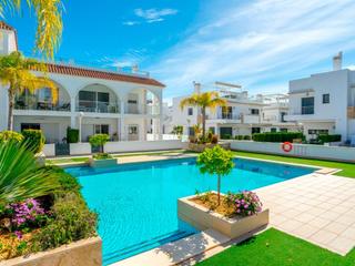 Attique  Calle valladolid. Moderno ático con solárium privado en doña pepa, ciudad quesada