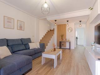 Maison à Parque Acuático - Sector 25. Villa 2 habitaciones en torrevieja