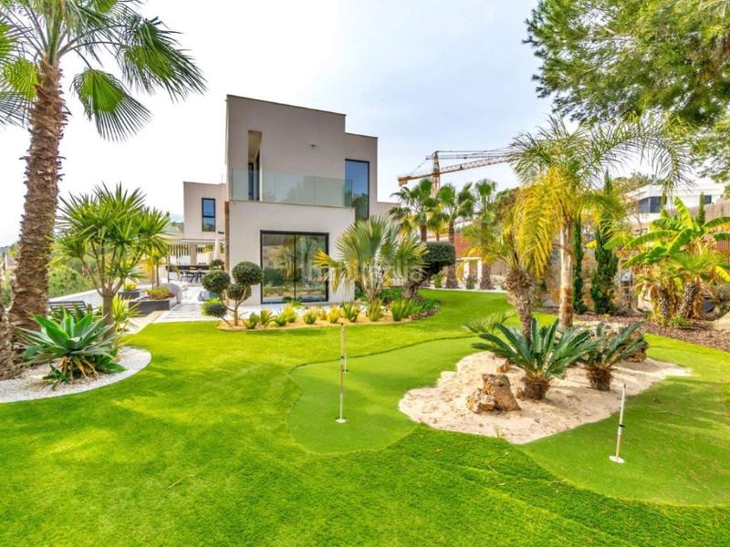 Foto b021e5e5-fa9a-4b4a-954e-563bd3e5750d. House with parking pool in Lomas de Campoamor - Las Ramblas Orihuela