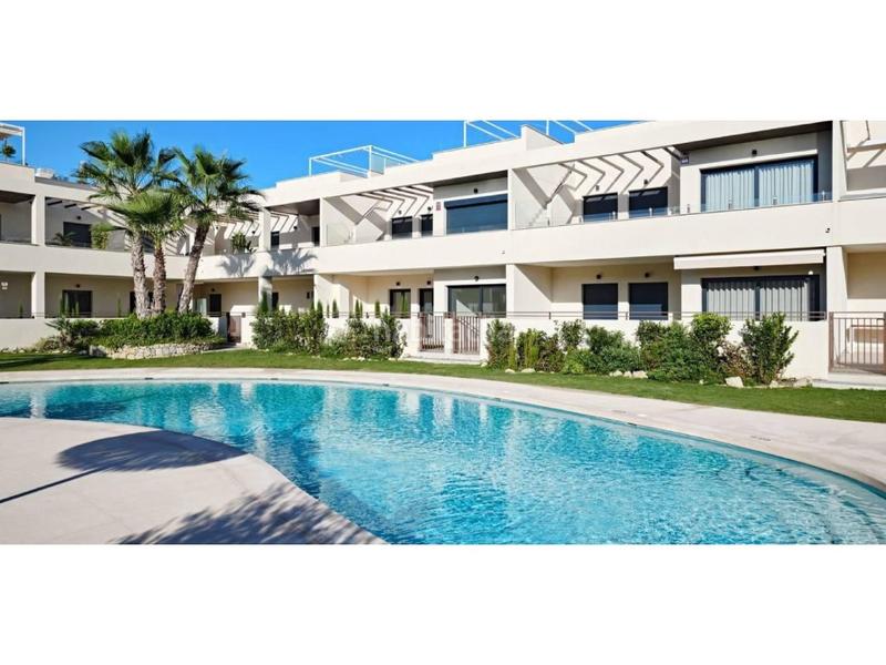 Foto 5373d369-a99a-4bc9-b4dc-3d6d9b3ed63b. Apartament amb aparcament a La Veleta Torrevieja