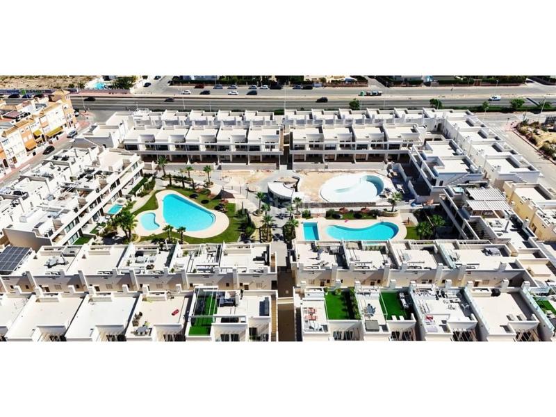 Foto bcf5b221-cfdb-4116-9cdc-8dc075221e11. Apartament amb aparcament a La Veleta Torrevieja