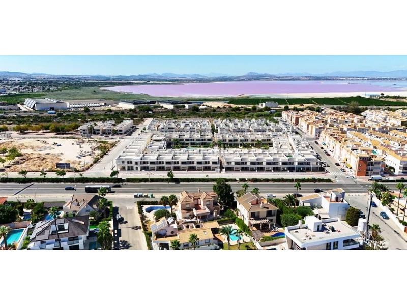 Foto c1ea7ec7-df49-4e73-a019-2f7f554ac8d2. Apartament amb aparcament a La Veleta Torrevieja