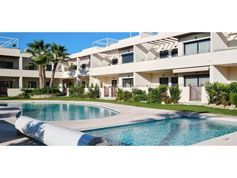 Foto cf0c0c08-3db7-4760-93b1-b76f9da0c945. Apartament amb aparcament a La Veleta Torrevieja