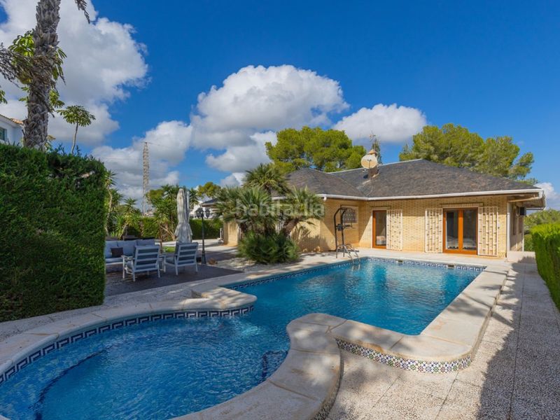 Foto 2d809908-f48c-45fd-9c7e-a1864302a846. Casa amb aparcament piscina a Villamartín-Las Filipinas Orihuela