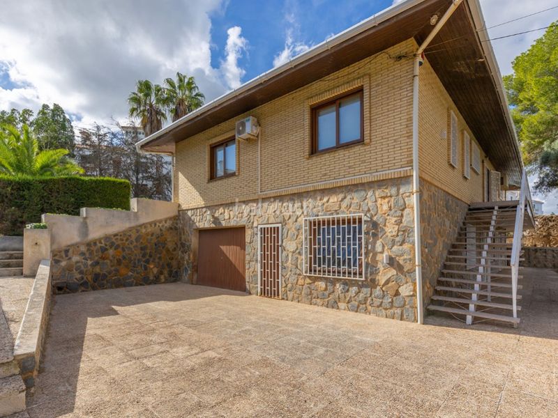 Foto 949253a3-2b92-4076-8955-436d00e06e30. Casa amb aparcament piscina a Villamartín-Las Filipinas Orihuela