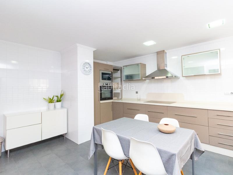 Foto f79f5dd0-fdd7-47ce-b929-f61f5eafece6. Penthouse in avenida diego ramirez pastor 29 in Parque de las Naciones Torrevieja