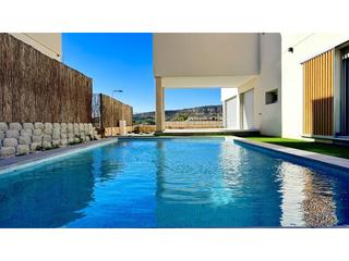 Casa en Algorfa. Villa de diseño moderno con vistas al golf