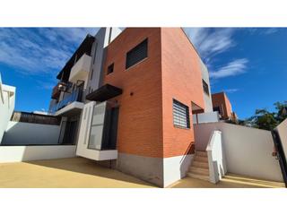 Casa adossada  Calle maria san gil noain. Casa soleada en aguas nuevas orientación sur