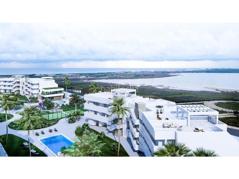 Foto a38684f7-9827-41de-bd00-266eca92e149. Apartament amb piscina a El Raso Guardamar del Segura