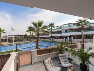Semi detached house  Calle calpe. Adosado de 3 dormitorios con parking privado