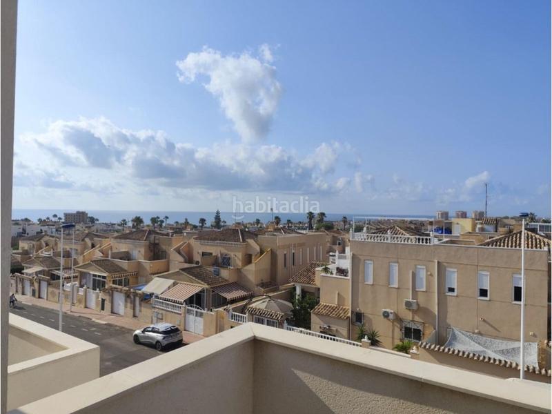 Foto a24fb7f2-ea0d-4f99-9505-62fc41fd7f29. Casa adossada amb piscina a Aguas Nuevas Torrevieja