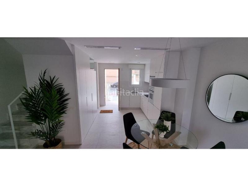 Foto afe989ef-c3aa-4123-a3ba-32c2b2a66c2b. Casa adossada amb piscina a Aguas Nuevas Torrevieja