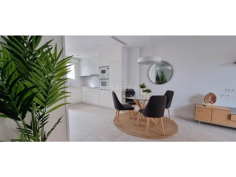 Foto f778a36e-ae30-4ab8-90ba-4cf62bbe1676. Casa adossada amb piscina a Aguas Nuevas Torrevieja