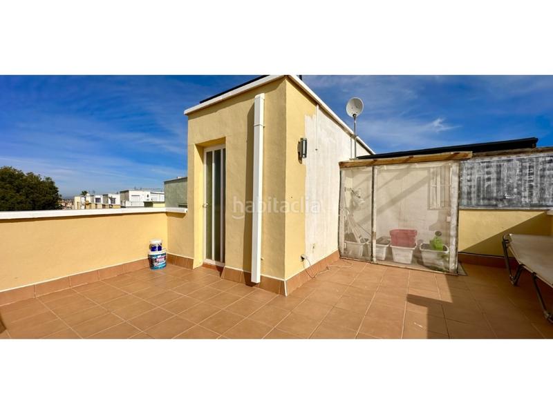 Foto 17d0f8d7-301a-4b0c-acfa-ebe1fb36d5d7. Casa adossada a La Florida Orihuela