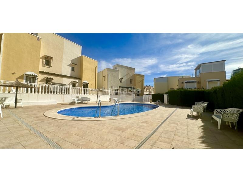 Foto 22b34e9f-310a-4d60-a9fc-1f62b93ed4b2. Casa adossada a La Florida Orihuela