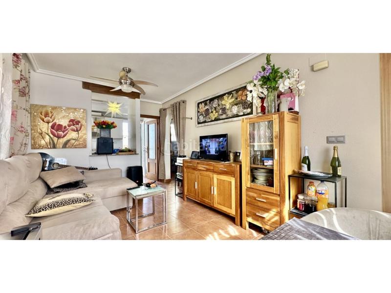 Foto 9fcbc88d-9c6a-40ce-9a62-b4c9e36e810b. Casa adossada a La Florida Orihuela