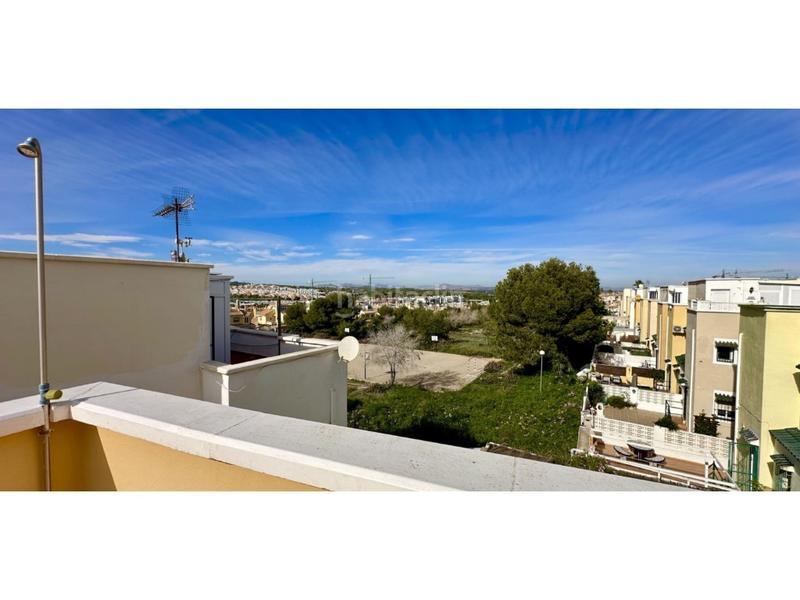 Foto d835ccc0-c7fc-4e0d-921c-fe62b8744dcc. Casa adossada a La Florida Orihuela