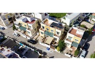 Casa adossada  Calle tiberiades. Amplio adosado en parcela de 131 m