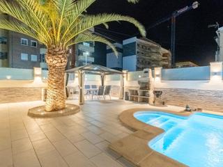 Maison jumelée  Calle pleamar. Vivienda adosada 4 habitaciones venta torrevieja