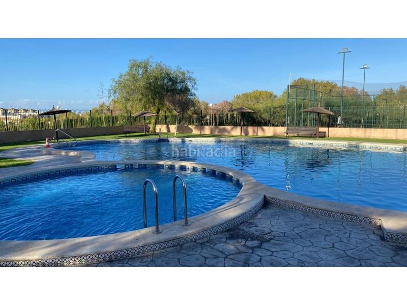 Foto 10b505c4-7a58-46bc-a9d1-c9e25255c32a. Casa a schiera con piscina in La Florida Orihuela