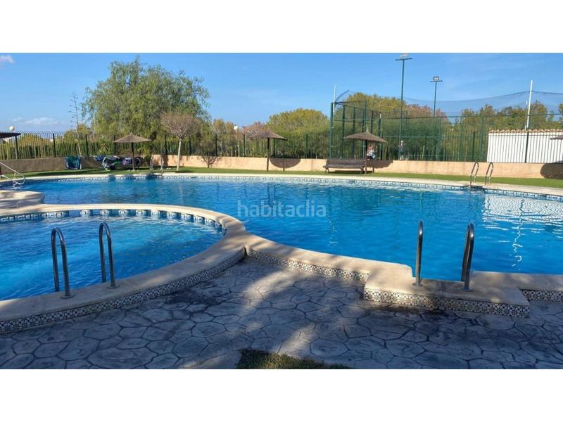 Foto ebbb9c5b-08fd-45aa-9de8-980fb1f1a3a2. Casa a schiera con piscina in La Florida Orihuela