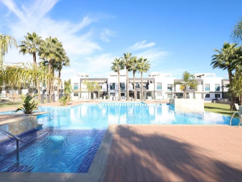 Foto 6d893138-3cb1-4d0f-8611-da9b87ce5180. Casa in La Zenia Orihuela