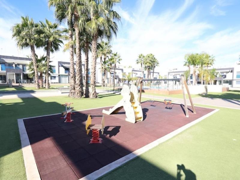 Foto 732dd970-c376-4933-bf6a-38b09a39e88f. Casa in La Zenia Orihuela