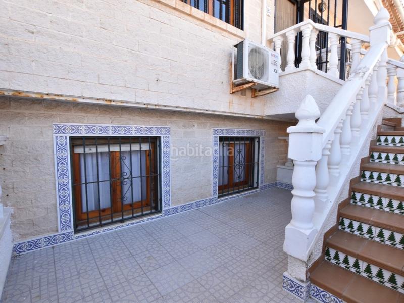 Foto f239b0e9-984e-45d2-b480-425c5ef4757e. Casa con parcheggio in Los Europeos Torrevieja