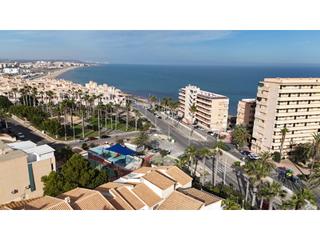 Zweistöckige Wohnung  Urbanizacion leandros los. Apartamento dúplex a solo 200 m de la playa de la mata con solár