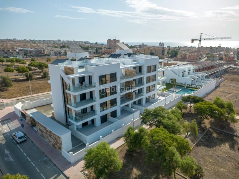 Foto 386cb636-c2d5-48b3-b656-62f0daa90940. Casa amb piscina a Aguas Nuevas Torrevieja
