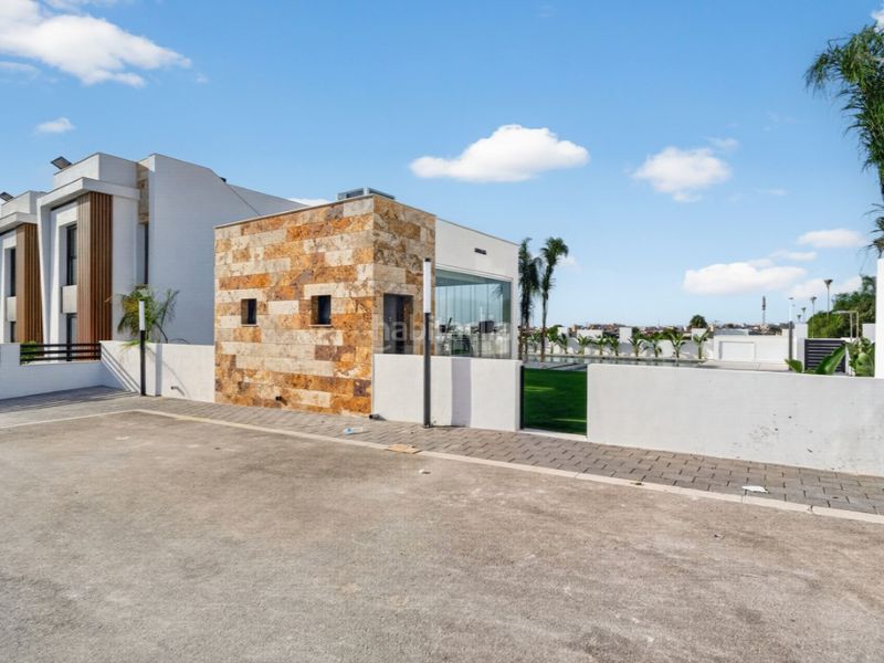 Foto 59790bf9-dfa9-4191-9706-d65365d455a0. Casa amb piscina a Aguas Nuevas Torrevieja