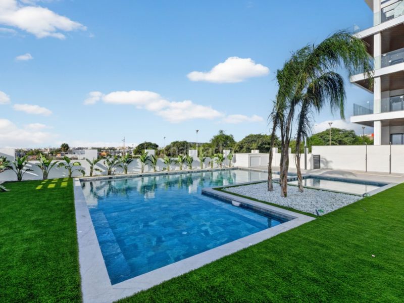 Foto 7610e822-7bd3-49a5-b045-828c725a7ae8. Casa amb piscina a Aguas Nuevas Torrevieja