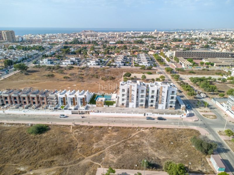 Foto 82398b40-5603-47ec-8e11-8e744f005bde. Casa amb piscina a Aguas Nuevas Torrevieja