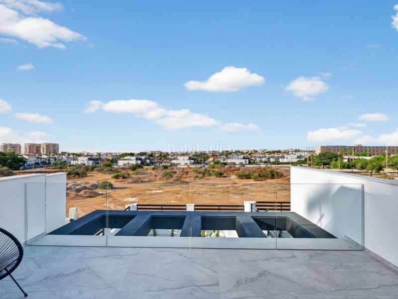 Foto 8cb10ca6-7885-4803-83da-d81829fe57c3. Casa amb piscina a Aguas Nuevas Torrevieja