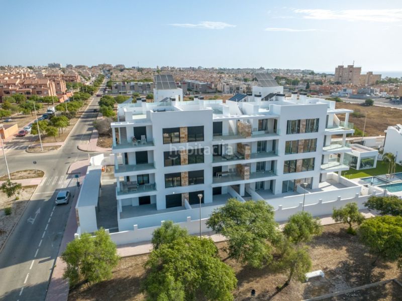 Foto be6ae890-e44b-4f08-9675-244af069fa26. Casa amb piscina a Aguas Nuevas Torrevieja