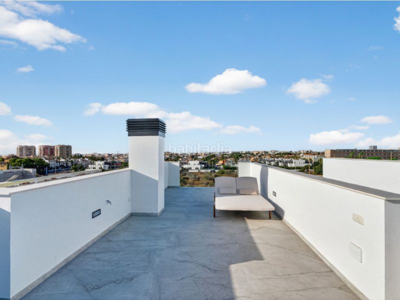 Foto d8d2cb2d-e421-4a9a-8d9d-8018c12b58de. Casa amb piscina a Aguas Nuevas Torrevieja