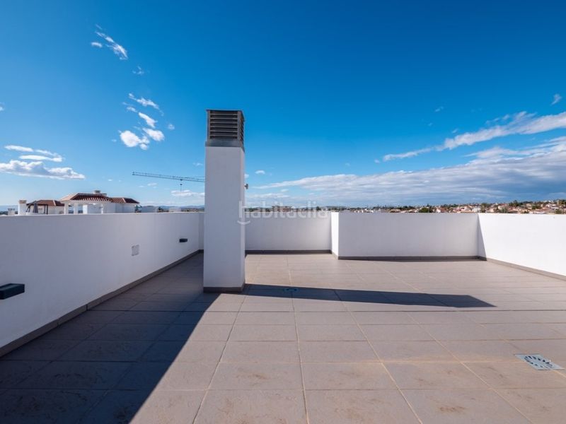 Foto f1d67c5d-3027-4be9-9e29-da2449404322. Casa amb piscina a Rojales