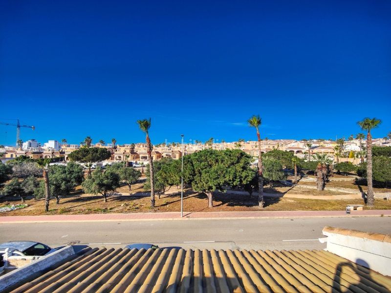 Foto d0ccc4b2-233c-49b4-b7a7-57ba674b3e88. Casa amb aparcament a Rojales