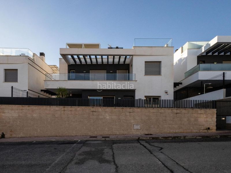 Foto 8cc0345e-ddf0-4917-9056-5c7d725addfe. Casa amb piscina a Los Almendros Orihuela